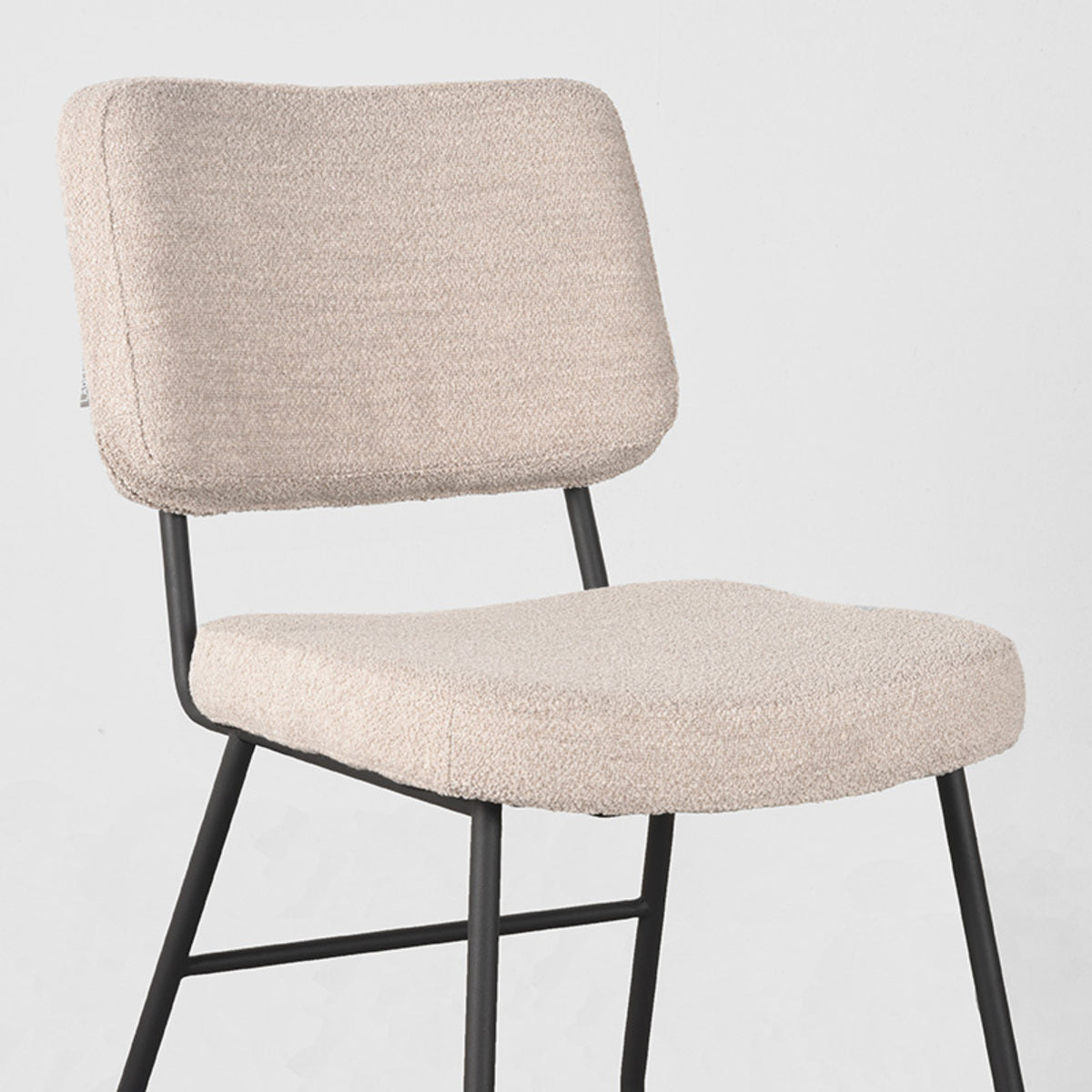 LABEL51 Eetkamerstoel Noah - Naturel - Boucle van LABEL51 – Luxe comfort op maat van PureWonen. Vraag naar de beste prijs.