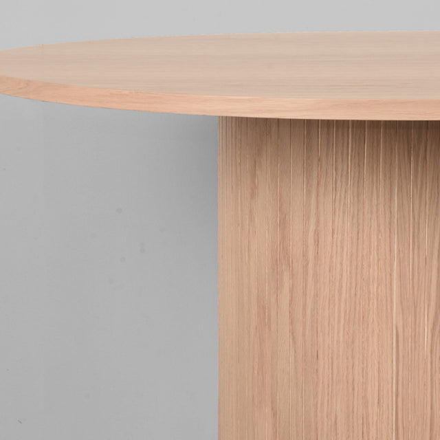 LABEL51 Eetkamertafel Oliva - Naturel - Eiken - 240x120 cm van LABEL51 – Luxe comfort op maat van PureWonen. Vraag naar de beste prijs.