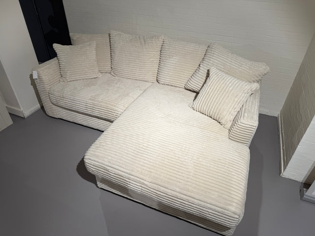 Brutus lounge bank van PureWonen – Luxe comfort op maat van PureWonen. Vraag naar de beste prijs.