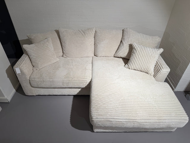 Brutus lounge bank van PureWonen – Luxe comfort op maat van PureWonen. Vraag naar de beste prijs.