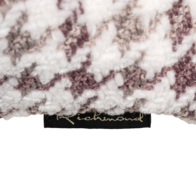 Kussen Juno rose 50x50 (Peacock 1670 rosewood) van Richmond Interiors – Luxe comfort op maat van PureWonen. Vraag naar de beste prijs.