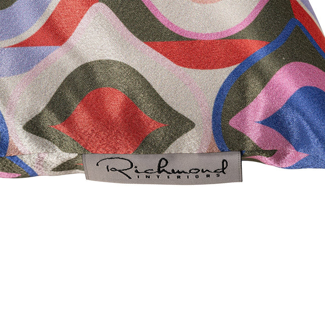 Kussen Mayra 50x50 (Monaco DSN 23047 Freedom 30 - 3011 Coral) van Richmond Interiors – Luxe comfort op maat van PureWonen. Vraag naar de beste prijs.