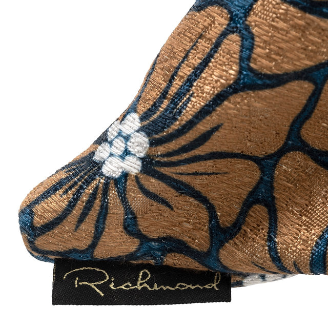 Kussen Valery 50x50 (Blooms 8023 Camel Lynn BT23127) van Richmond Interiors – Luxe comfort op maat van PureWonen. Vraag naar de beste prijs.