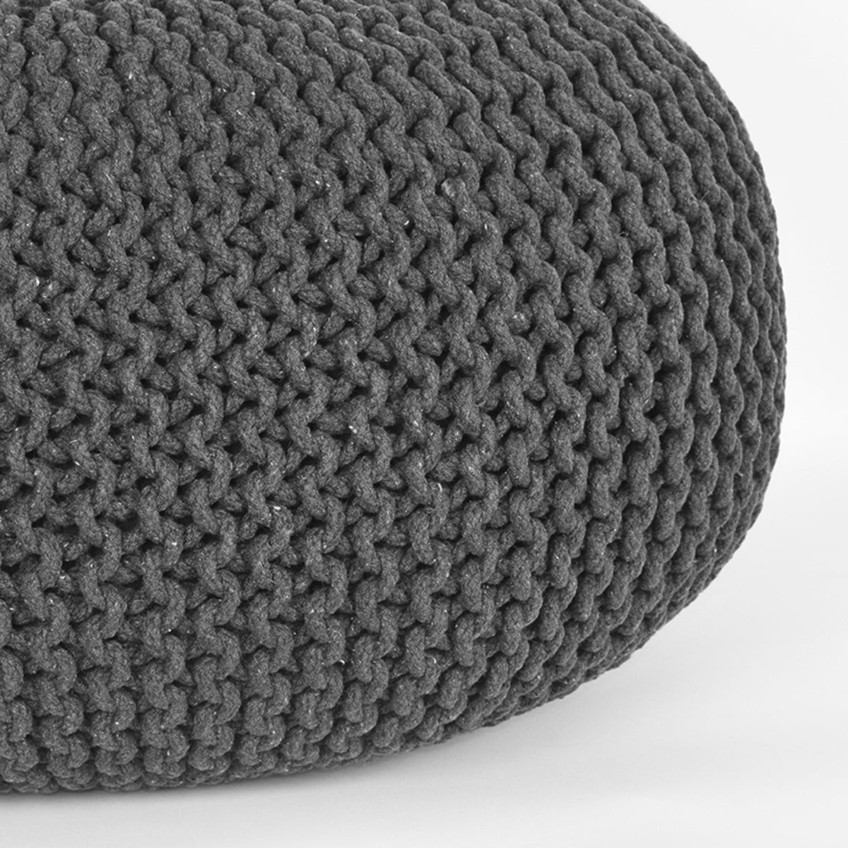 LABEL51 Poef Knitted - Antraciet - Katoen - L van LABEL51 – Luxe comfort op maat van PureWonen. Vraag naar de beste prijs.