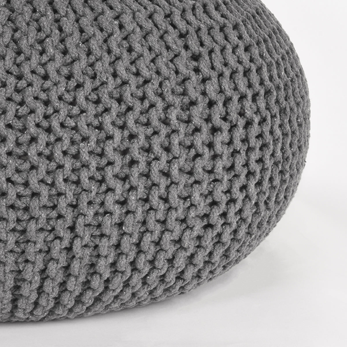 LABEL51 Poef Knitted - Donkergrijs - Katoen - L van LABEL51 – Luxe comfort op maat van PureWonen. Vraag naar de beste prijs.
