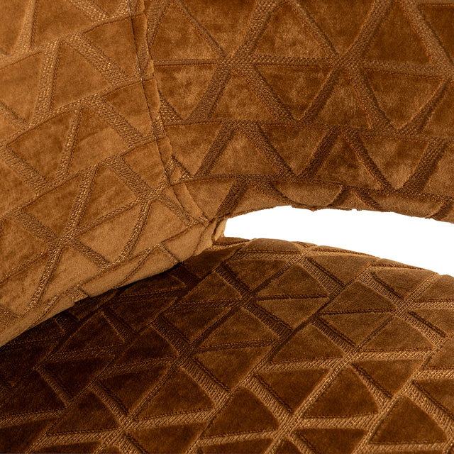 Eetkamerstoel Indigo gold triangle (Triangle 2013 old gold) van Richmond Interiors – Luxe comfort op maat van PureWonen. Vraag naar de beste prijs.