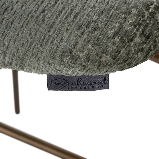 Counterstoel Xenia thyme fusion / brushed gold legs (Fusion thyme 206) van Richmond Interiors – Luxe comfort op maat van PureWonen. Vraag naar de beste prijs.