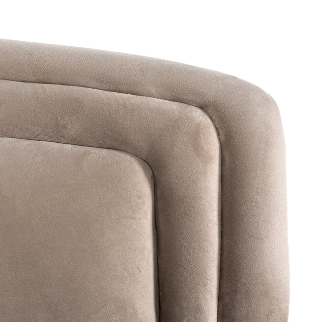 Fauteuil Hazel khaki velvet fire retardant (FR-Quartz 903 Khaki) van Richmond Interiors – Luxe comfort op maat van PureWonen. Vraag naar de beste prijs.
