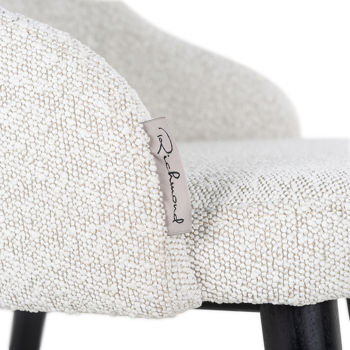 Stoel Twiggy van Richmond Interiors – Luxe comfort op maat van PureWonen. Vraag naar de beste prijs.