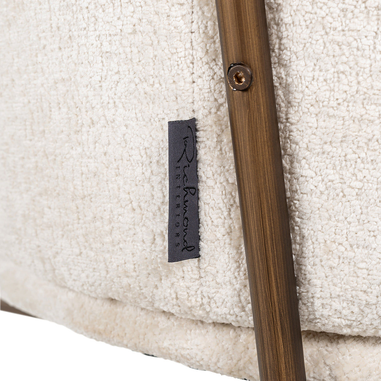 Stoel Minerva white chenille fire retardant (FR-Bergen 900 white chenille) van Richmond Interiors – Luxe comfort op maat van PureWonen. Vraag naar de beste prijs.