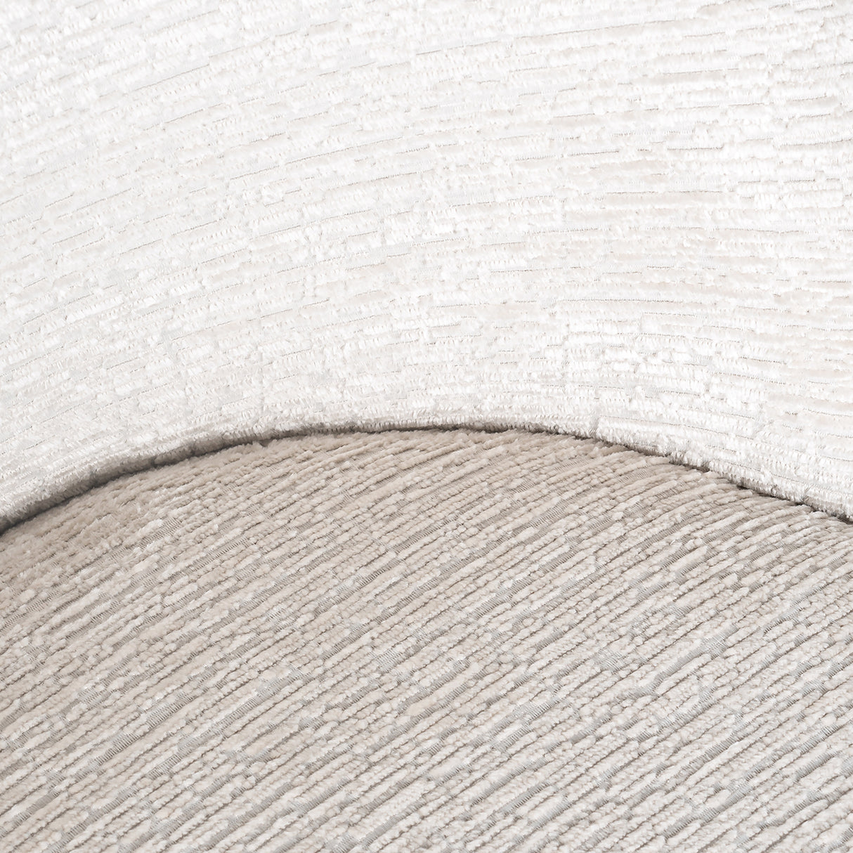 Stoel Alyssa cream fusion (Fusion cream 02) van Richmond Interiors – Luxe comfort op maat van PureWonen. Vraag naar de beste prijs.