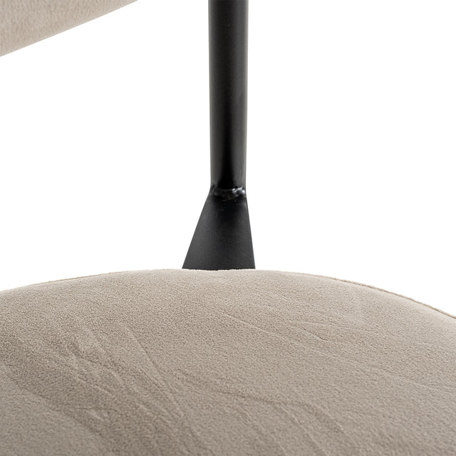 Stoel Kaylee khaki velvet (Quartz Khaki 903) van Richmond Interiors – Luxe comfort op maat van PureWonen. Vraag naar de beste prijs.