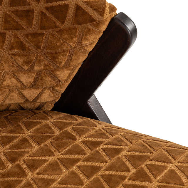Fauteuil Mia gold triangle (Triangle 2013 old gold) van Richmond Interiors – Luxe comfort op maat van PureWonen. Vraag naar de beste prijs.