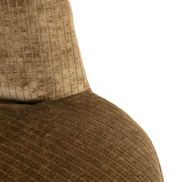 Eetkamerstoel Morton olive cloe (Cloe 751 Olive) van Richmond Interiors – Luxe comfort op maat van PureWonen. Vraag naar de beste prijs.