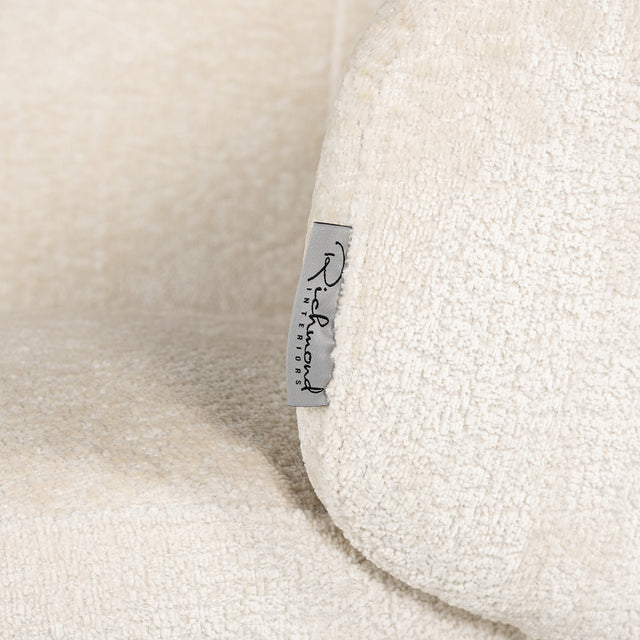 Stoel Amphara white chenille fire retardant (FR-Bergen 900 white chenille) van Richmond Interiors – Luxe comfort op maat van PureWonen. Vraag naar de beste prijs.