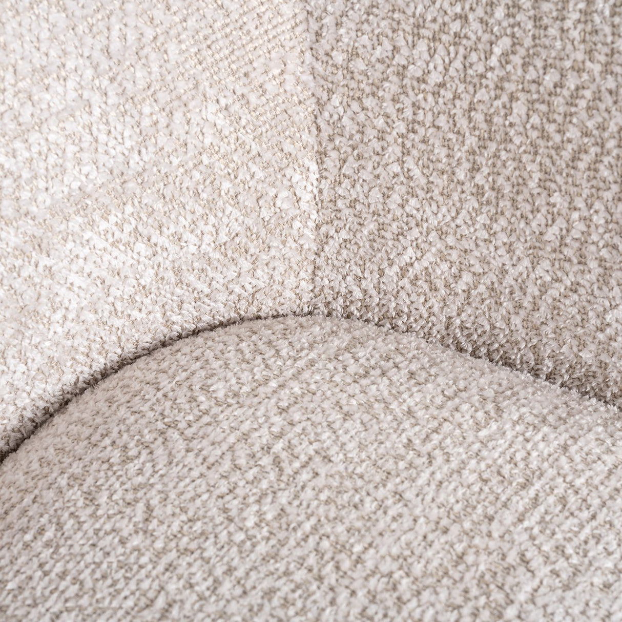 Draaifauteuil Estelle Lovely Cream (Be Lovely 11 Cream) van Richmond Interiors – Luxe comfort op maat van PureWonen. Vraag naar de beste prijs.