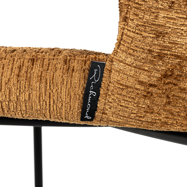 Barstoel Darby cognac fusion (Fusion cognac 28) van Richmond Interiors – Luxe comfort op maat van PureWonen. Vraag naar de beste prijs.