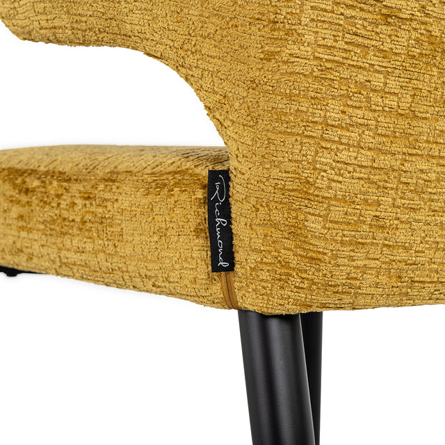 Stoel Taylor mustard fusion (Fusion mustard 06) van Richmond Interiors – Luxe comfort op maat van PureWonen. Vraag naar de beste prijs.
