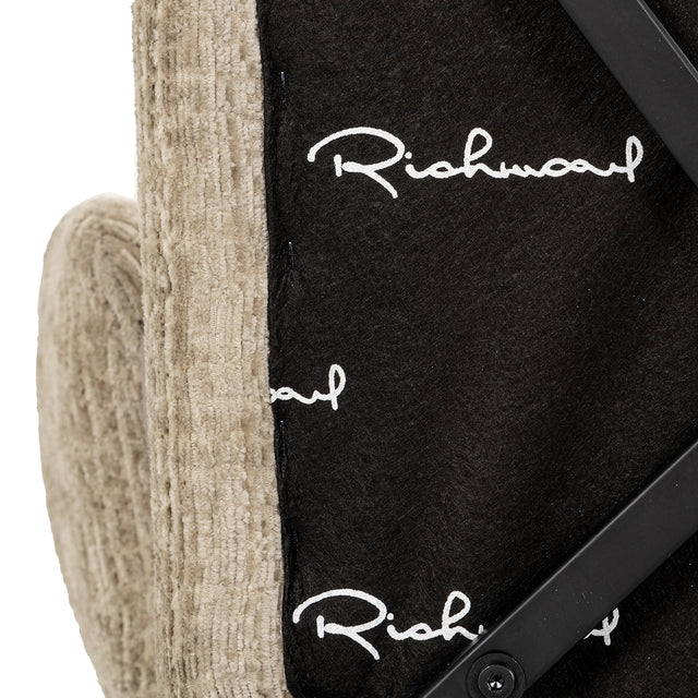 Counter stoel Taylor desert fusion fire retardant (FR-Fusion 109 desert) van Richmond Interiors – Luxe comfort op maat van PureWonen. Vraag naar de beste prijs.