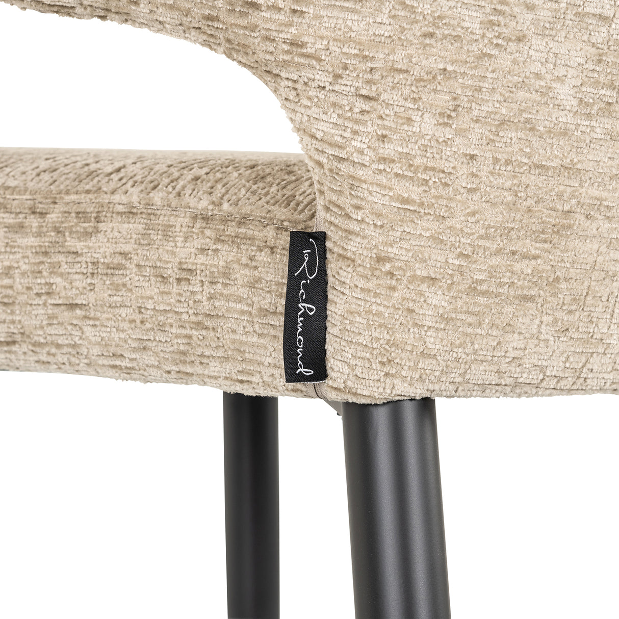 Barstoel Taylor desert fusion fire retardant (FR-Fusion 109 desert) van Richmond Interiors – Luxe comfort op maat van PureWonen. Vraag naar de beste prijs.