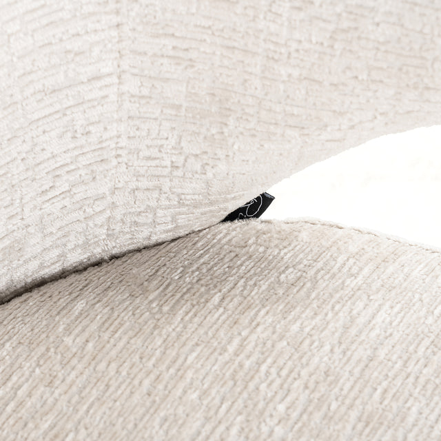 Draaistoel Milly cream fusion (Fusion cream 02) van Richmond Interiors – Luxe comfort op maat van PureWonen. Vraag naar de beste prijs.