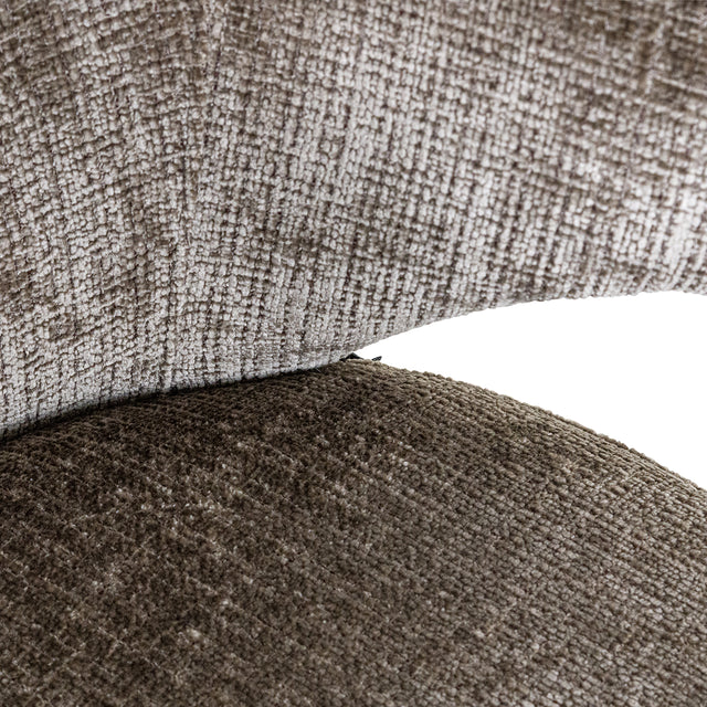 Draaistoel Milly stone chenille (Niagara 104 Stone Chenille) van Richmond Interiors – Luxe comfort op maat van PureWonen. Vraag naar de beste prijs.