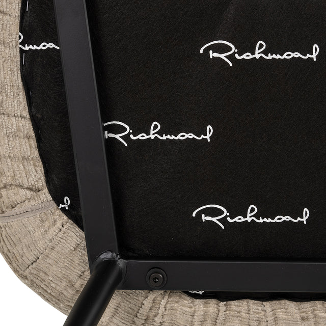 Stoel Xandra desert fusion fire retardant (FR-Fusion 109 desert) van Richmond Interiors – Luxe comfort op maat van PureWonen. Vraag naar de beste prijs.