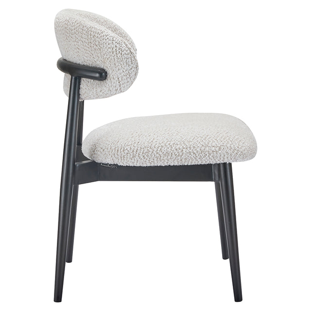 Stoel Cherry lovely cream (Be Lovely 11 Cream) van Richmond Interiors – Luxe comfort op maat van PureWonen. Vraag naar de beste prijs.