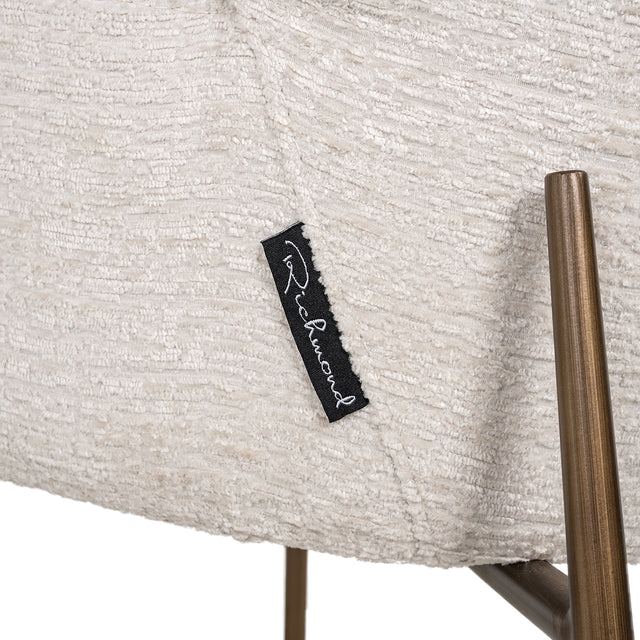 Stoel Amber cream fusion fire retardant (FR-Fusion 02 Cream) van Richmond Interiors – Luxe comfort op maat van PureWonen. Vraag naar de beste prijs.