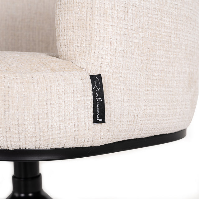 Draaistoel Cheyenne beige chenille (Niagara 902 beige Chenille) van Richmond Interiors – Luxe comfort op maat van PureWonen. Vraag naar de beste prijs.