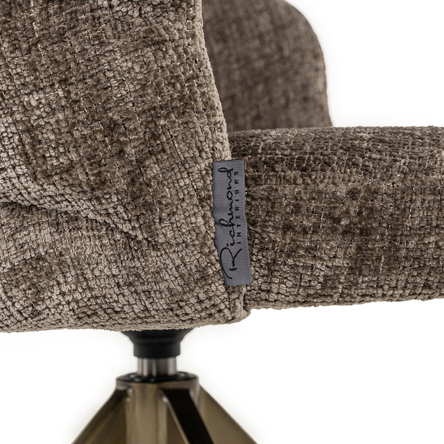 Draaistoel Zendaya stone chenille (Niagara 104 Stone Chenille) van Richmond Interiors – Luxe comfort op maat van PureWonen. Vraag naar de beste prijs.