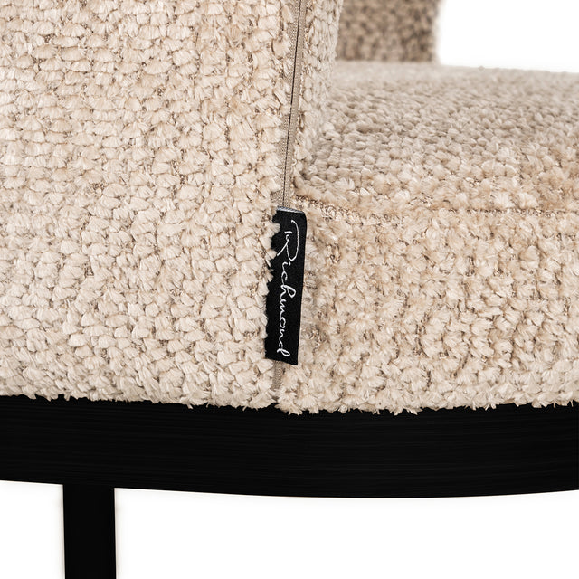 Stoel Ellis lovely beige (Be Lovely 170 Beige) van Richmond Interiors – Luxe comfort op maat van PureWonen. Vraag naar de beste prijs.