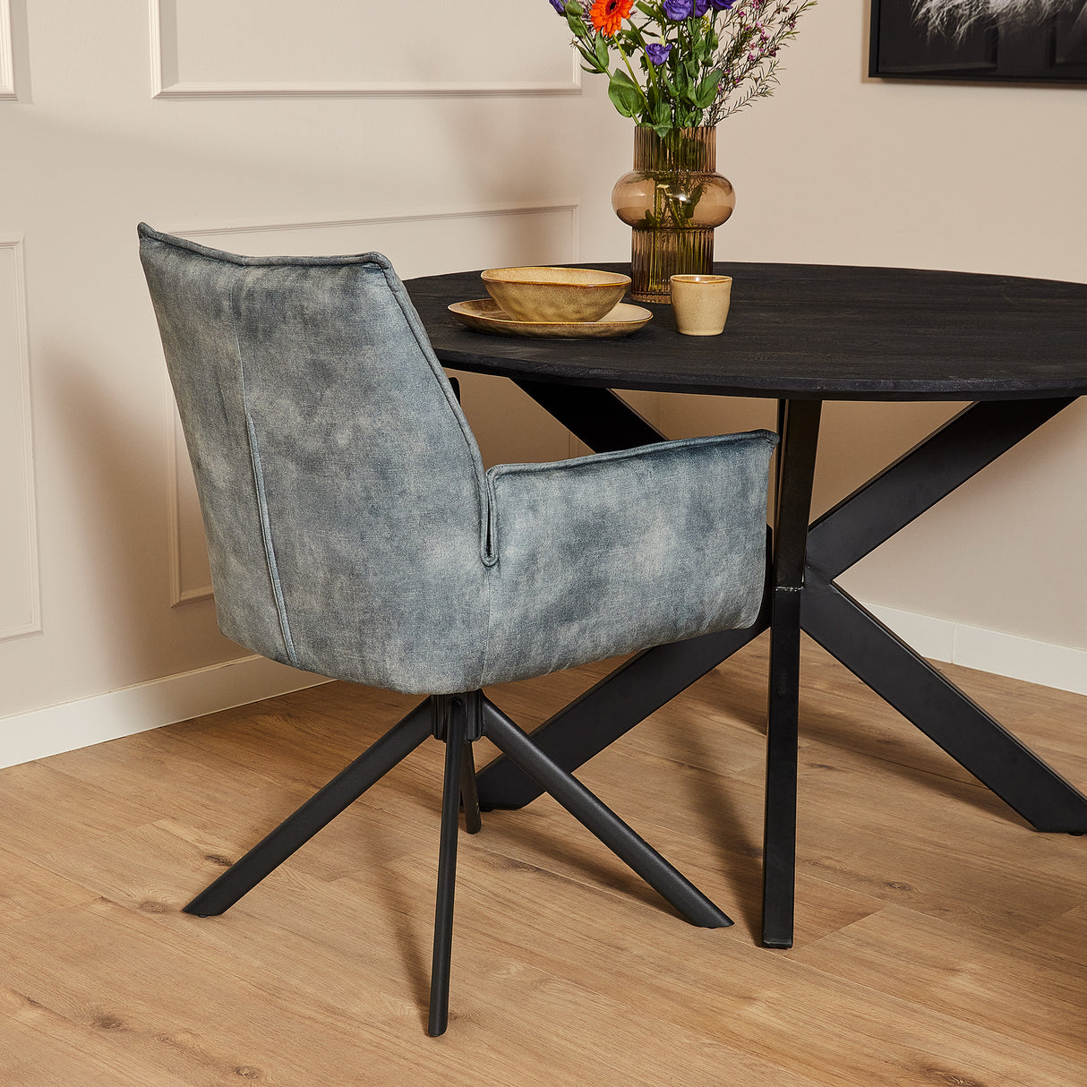 Eetkamerstoel Dani | Velvet Light Blue (set of 2) van PureWonen – Luxe comfort op maat van PureWonen. Vraag naar de beste prijs.
