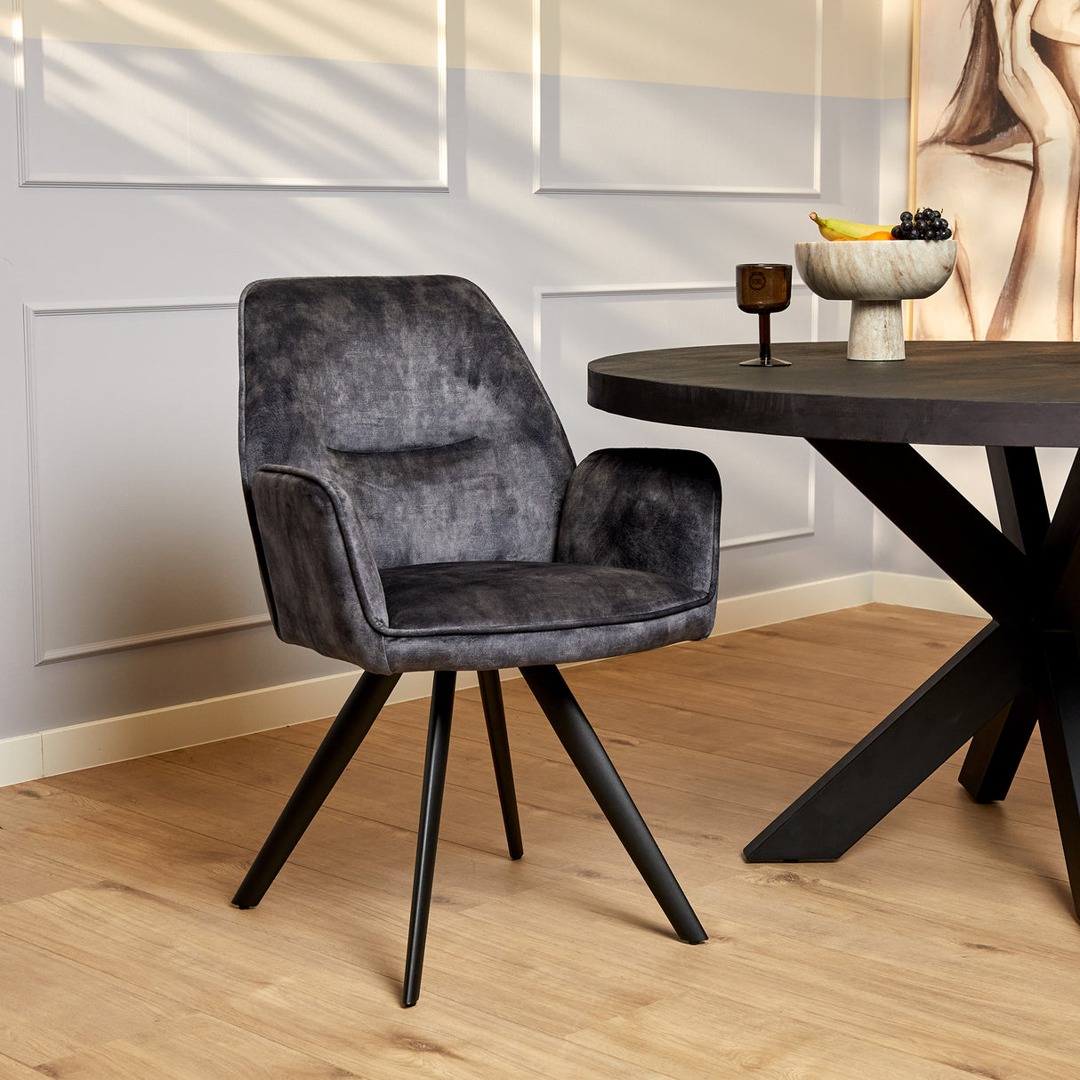 Eetkamerstoel Nova | Antraciet (set of 2) van PureWonen – Luxe comfort op maat van PureWonen. Vraag naar de beste prijs.