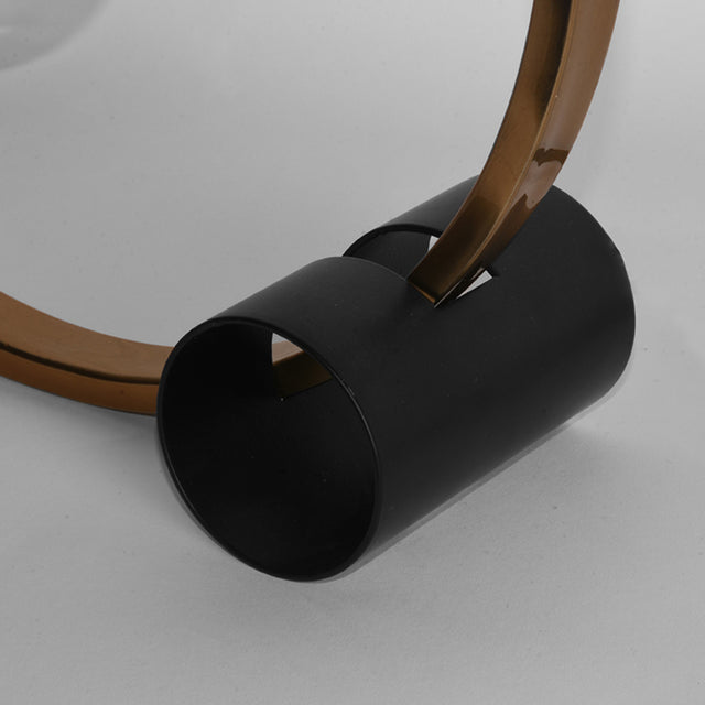 LABEL51 Tafellamp Ring - Antiek goud - Metaal van LABEL51 – Luxe comfort op maat van PureWonen. Vraag naar de beste prijs.