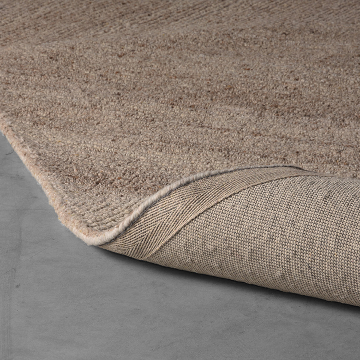 LABEL51 Vloerkleden Blendy - Taupe - Wol - 200x300 cm van LABEL51 – Luxe comfort op maat van PureWonen. Vraag naar de beste prijs.