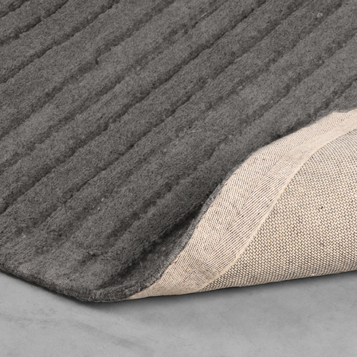 LABEL51 Vloerkleden Luxy - Antraciet - Wol - 160x230 cm van LABEL51 – Luxe comfort op maat van PureWonen. Vraag naar de beste prijs.