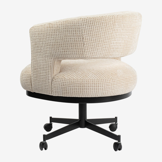 Bridgestone eetkamerstoel met wielen. van NIX Design – Luxe comfort op maat van PureWonen. Vraag naar de beste prijs.