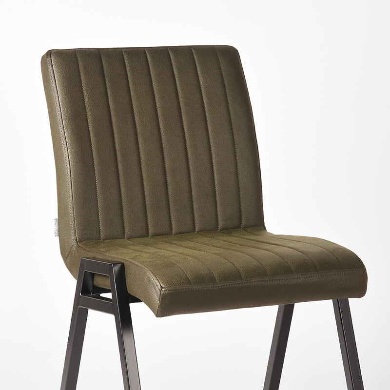 LABEL51 Eetkamerstoel Matz - Army green - Microfiber van LABEL51 – Luxe comfort op maat van PureWonen. Vraag naar de beste prijs.