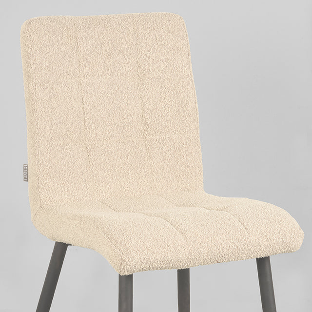 LABEL51 Eetkamerstoel Sam - Zand - Boucle van LABEL51 – Luxe comfort op maat van PureWonen. Vraag naar de beste prijs.