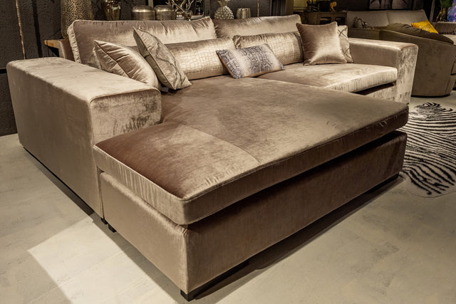 Hulk lounge stof Kemer van PureWonen – Luxe comfort op maat van PureWonen. Vraag naar de beste prijs.