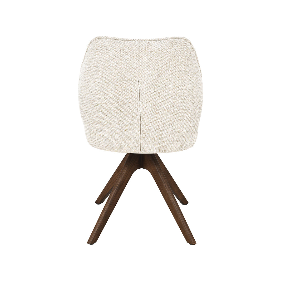 LABEL51 Eetkamerstoel Yuto - Beige - Prestige - Walnoot Houten Frame van LABEL51 – Luxe comfort op maat van PureWonen. Vraag naar de beste prijs.