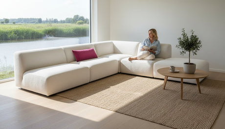 De Bouclé Bank: Waarom deze Tactiele Luxe de Perfecte Keuze is voor uw Interieur in 2026