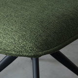 LABEL51 Eetkamerstoel Finn - Forest - Boucle van LABEL51 – Luxe comfort op maat van PureWonen. Vraag naar de beste prijs.