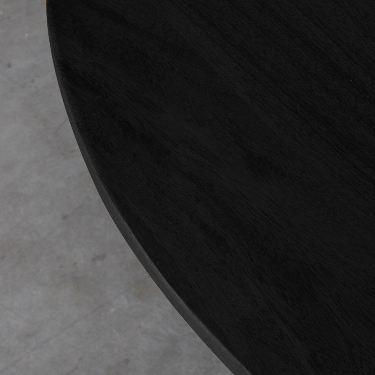 LABEL51 Salontafel Rosie - Zwart - Mangohout - 140 cm van LABEL51 – Luxe comfort op maat van PureWonen. Vraag naar de beste prijs.