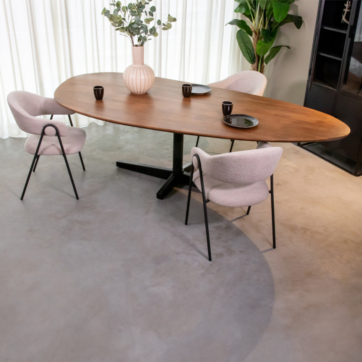 LABEL51 Eetkamertafel Rosie - Nature - Mangohout - 260x110 cm van LABEL51 – Luxe comfort op maat van PureWonen. Vraag naar de beste prijs.