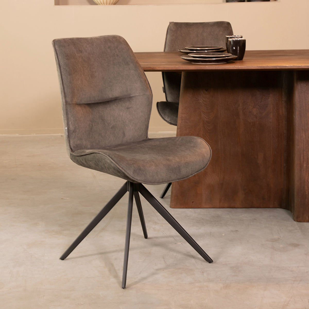 LABEL51 Eetkamerstoel Comfy - Antraciet - Cosmo - Zwart Onderstel van LABEL51 - laagste prijs offerte van PureWonen