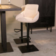 LABEL51 Barkruk Beauty - Naturel - Boucle - Gaslift van LABEL51 – Luxe comfort op maat van PureWonen. Vraag naar de beste prijs.