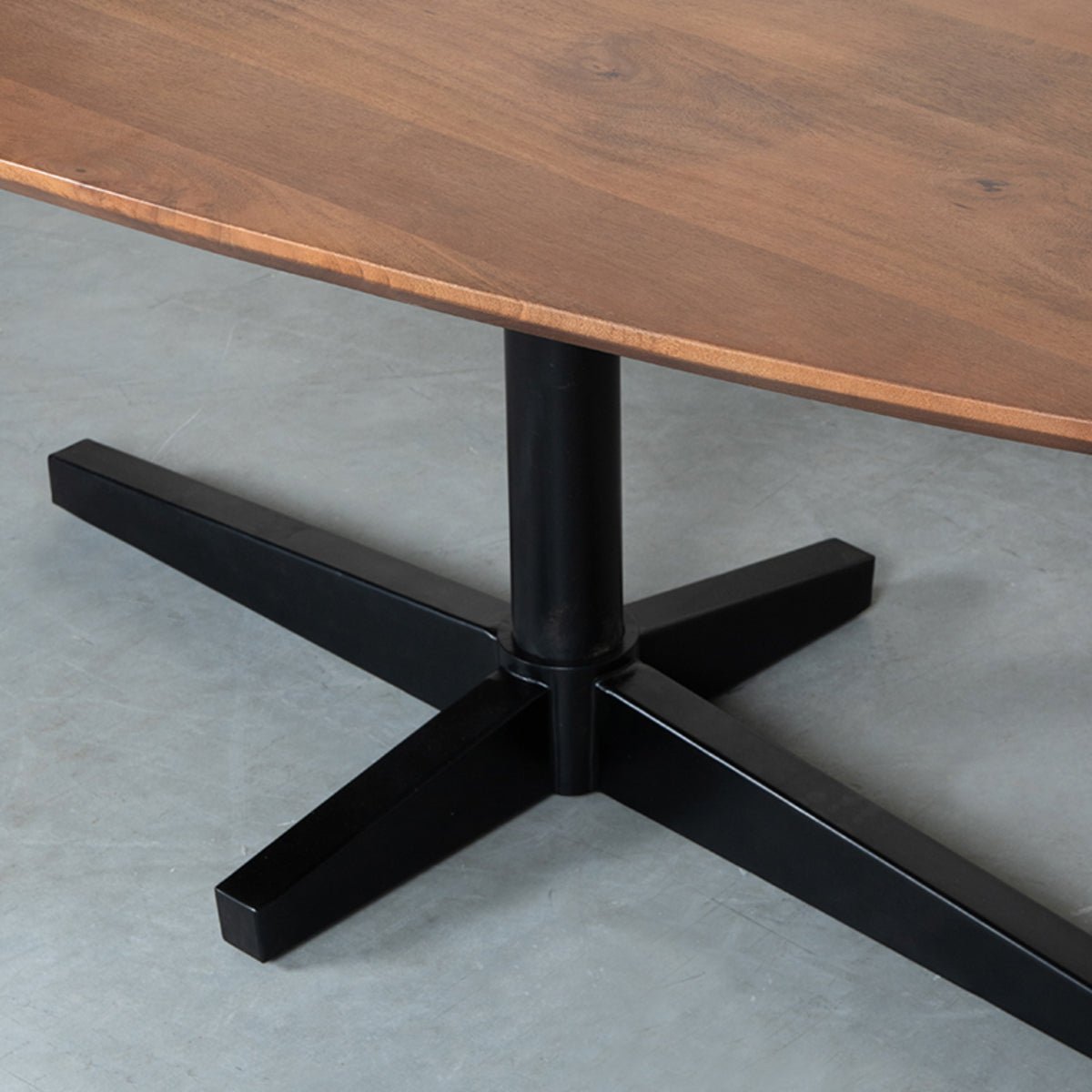 LABEL51 Eetkamertafel Rosie - Nature - Mangohout - 180x100 cm van LABEL51 – Luxe comfort op maat van PureWonen. Vraag naar de beste prijs.