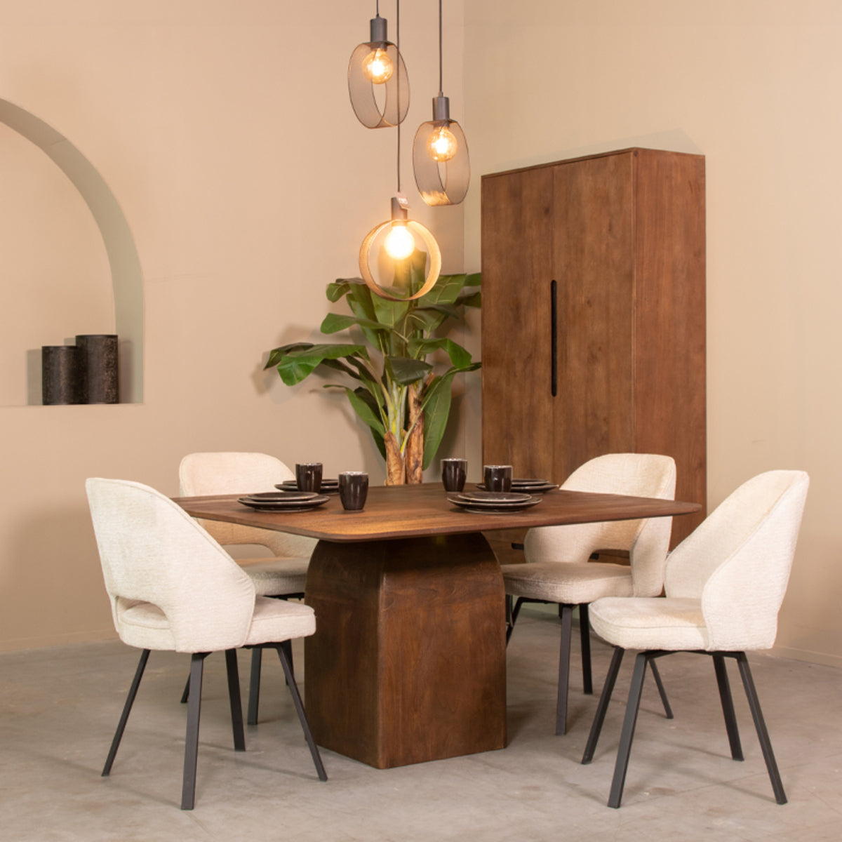 LABEL51 Eetkamertafel Ingo - Espresso - Mangohout van LABEL51 – Luxe comfort op maat van PureWonen. Vraag naar de beste prijs.